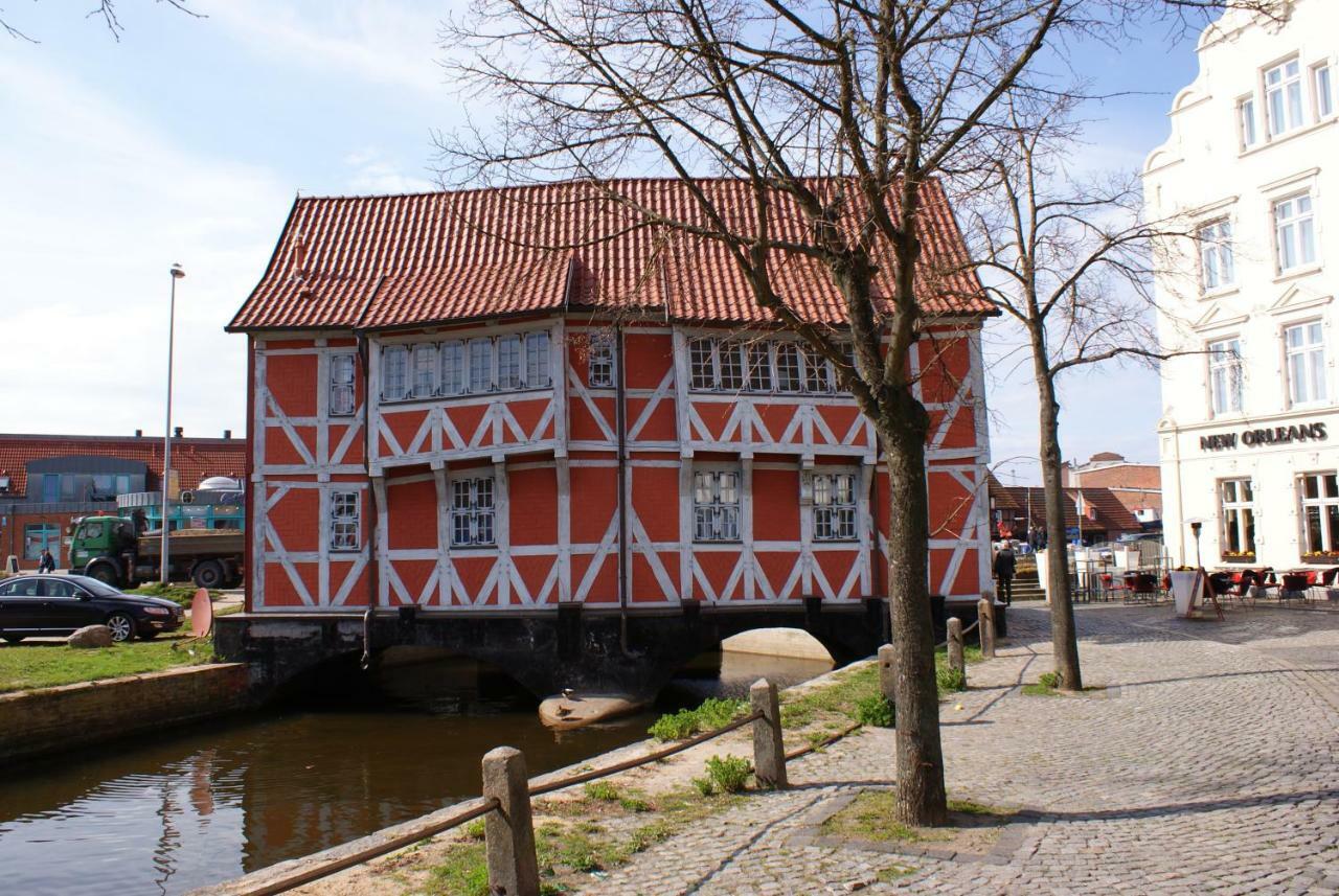 Stadtvilla Bruegemann Mit Terrasse & Parkplatz - Abc136 By Abcวิสมาร์ ภายนอก รูปภาพ